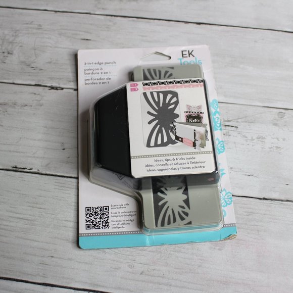 EK Butterfly Hand Punch Scrapbook Metal Die Cut Tool 2 in 1 Edge - Picture 1 of 3